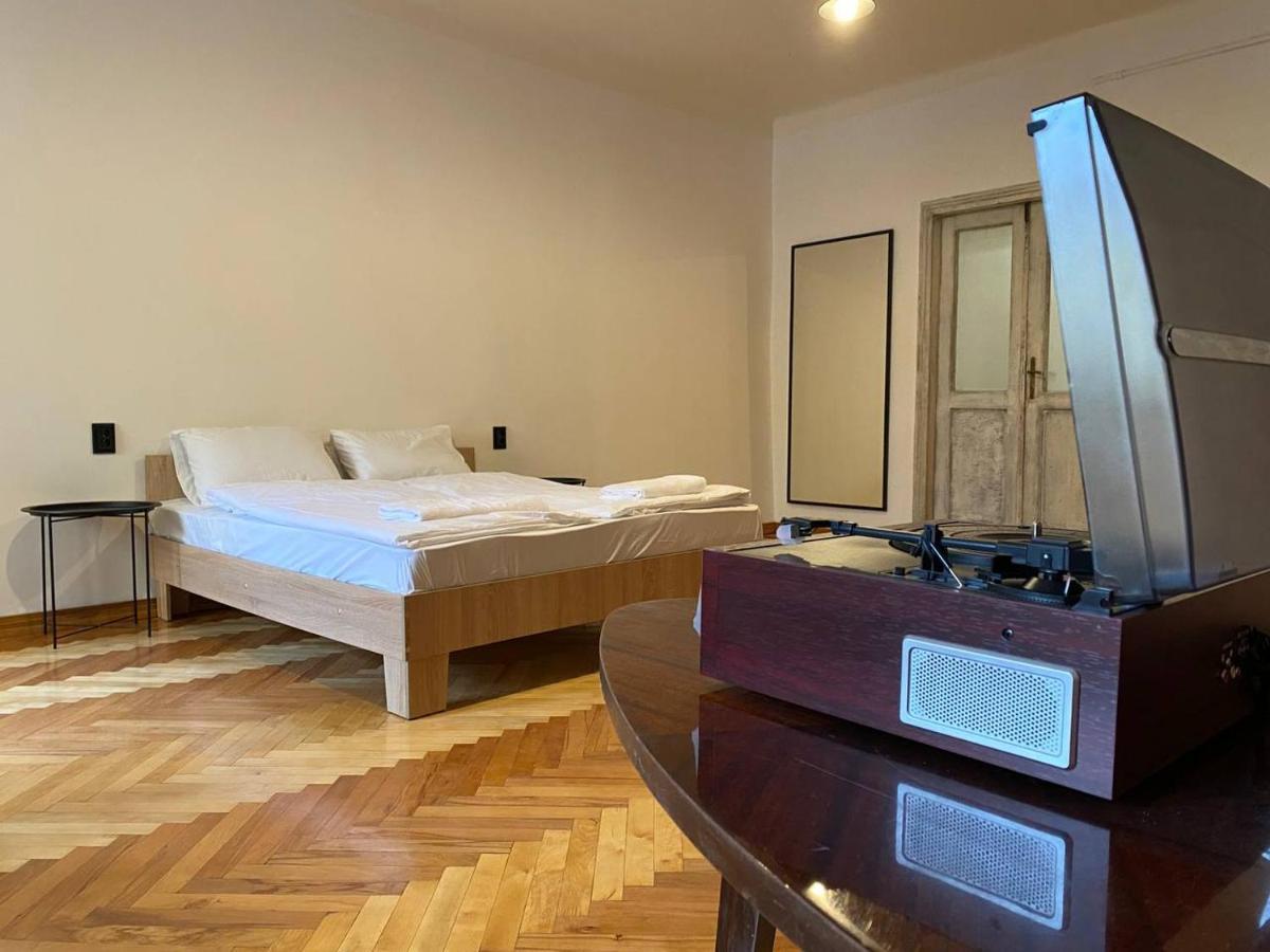 Багатомісні Апартаменти На Арсенальній Lviv Exterior photo