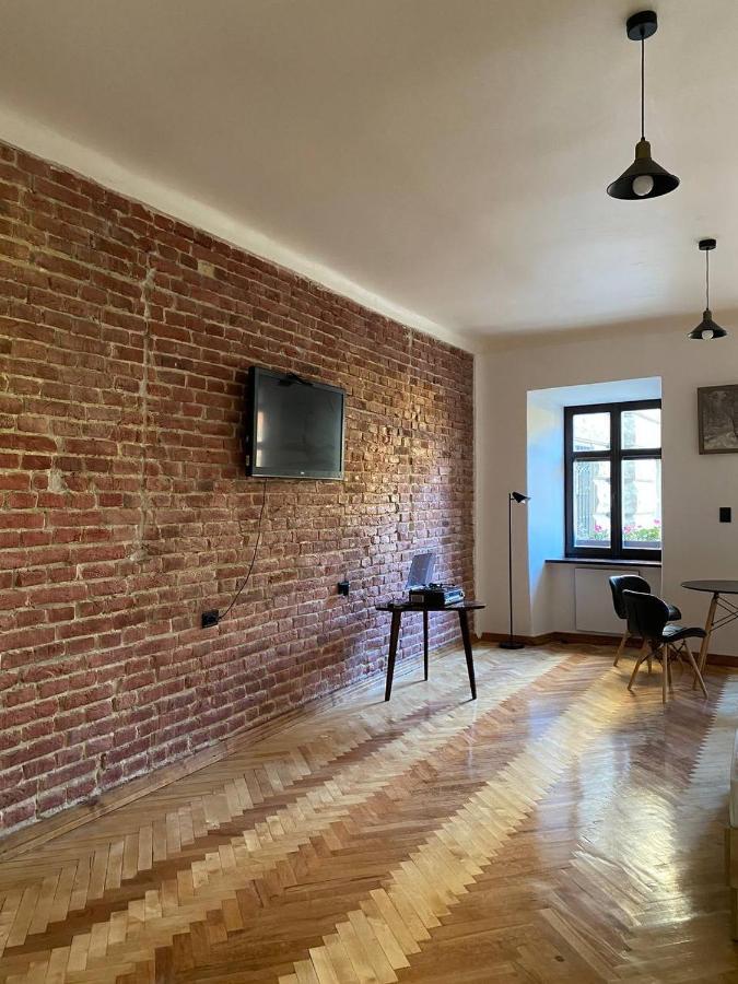 Багатомісні Апартаменти На Арсенальній Lviv Exterior photo